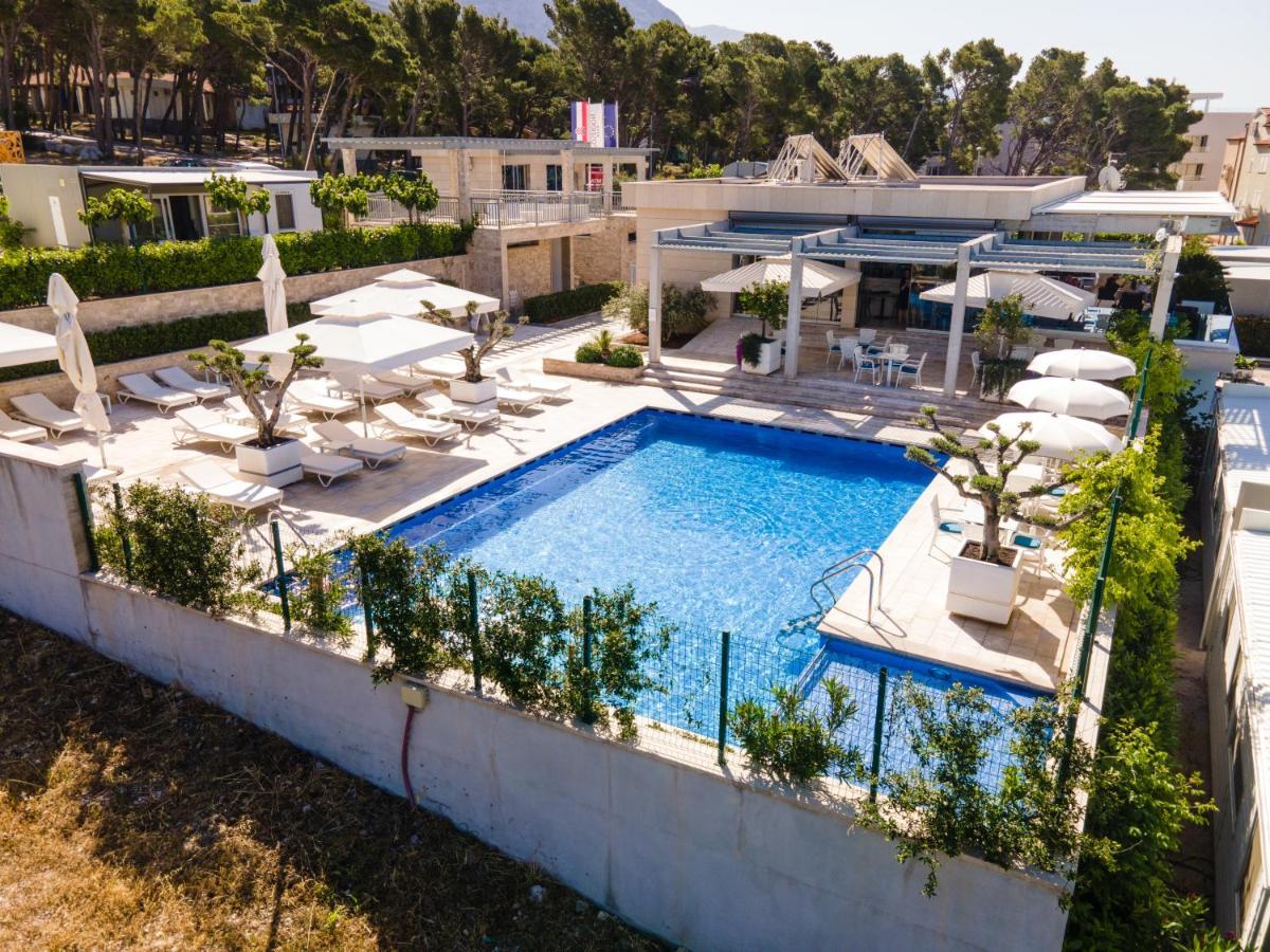 Poseidon Mobile Home Resort Макарска Экстерьер фото
