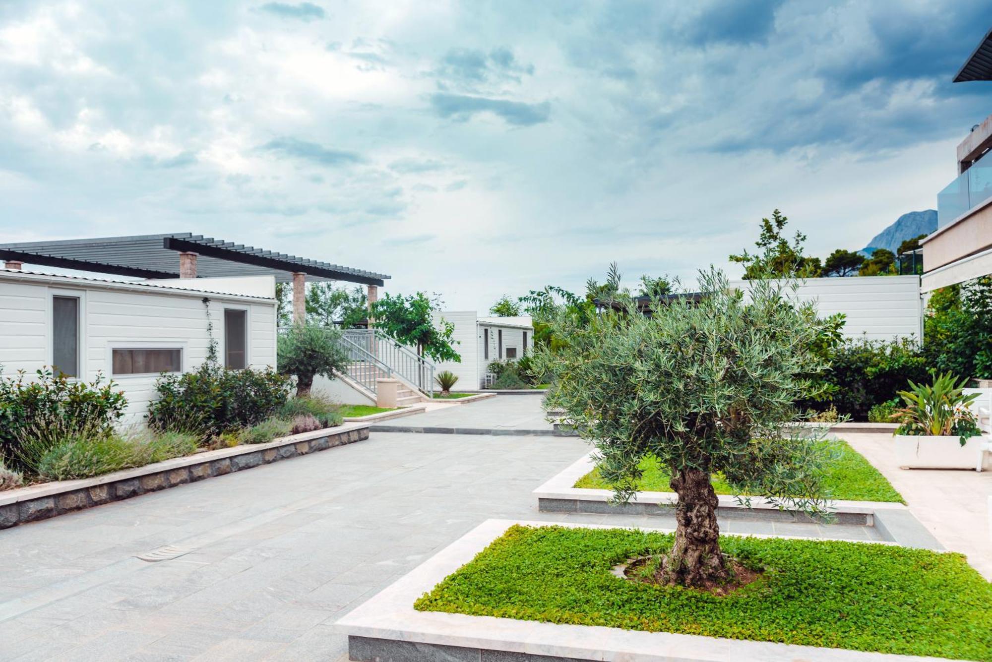 Poseidon Mobile Home Resort Макарска Экстерьер фото