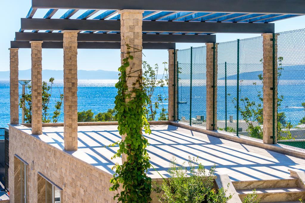Poseidon Mobile Home Resort Макарска Экстерьер фото