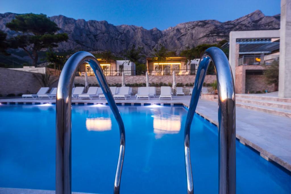 Poseidon Mobile Home Resort Макарска Экстерьер фото