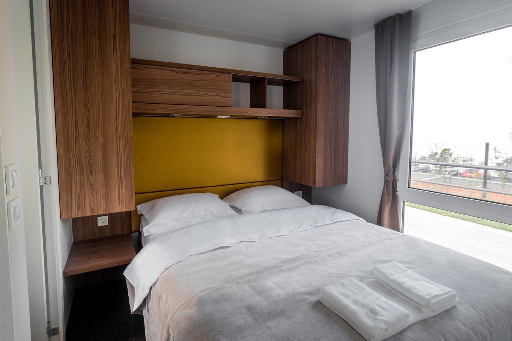 Poseidon Mobile Home Resort Макарска Экстерьер фото