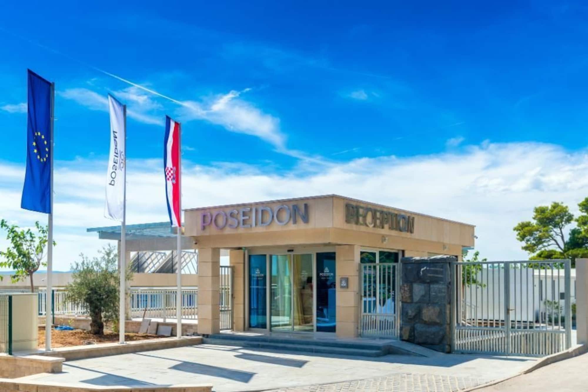 Poseidon Mobile Home Resort Макарска Экстерьер фото